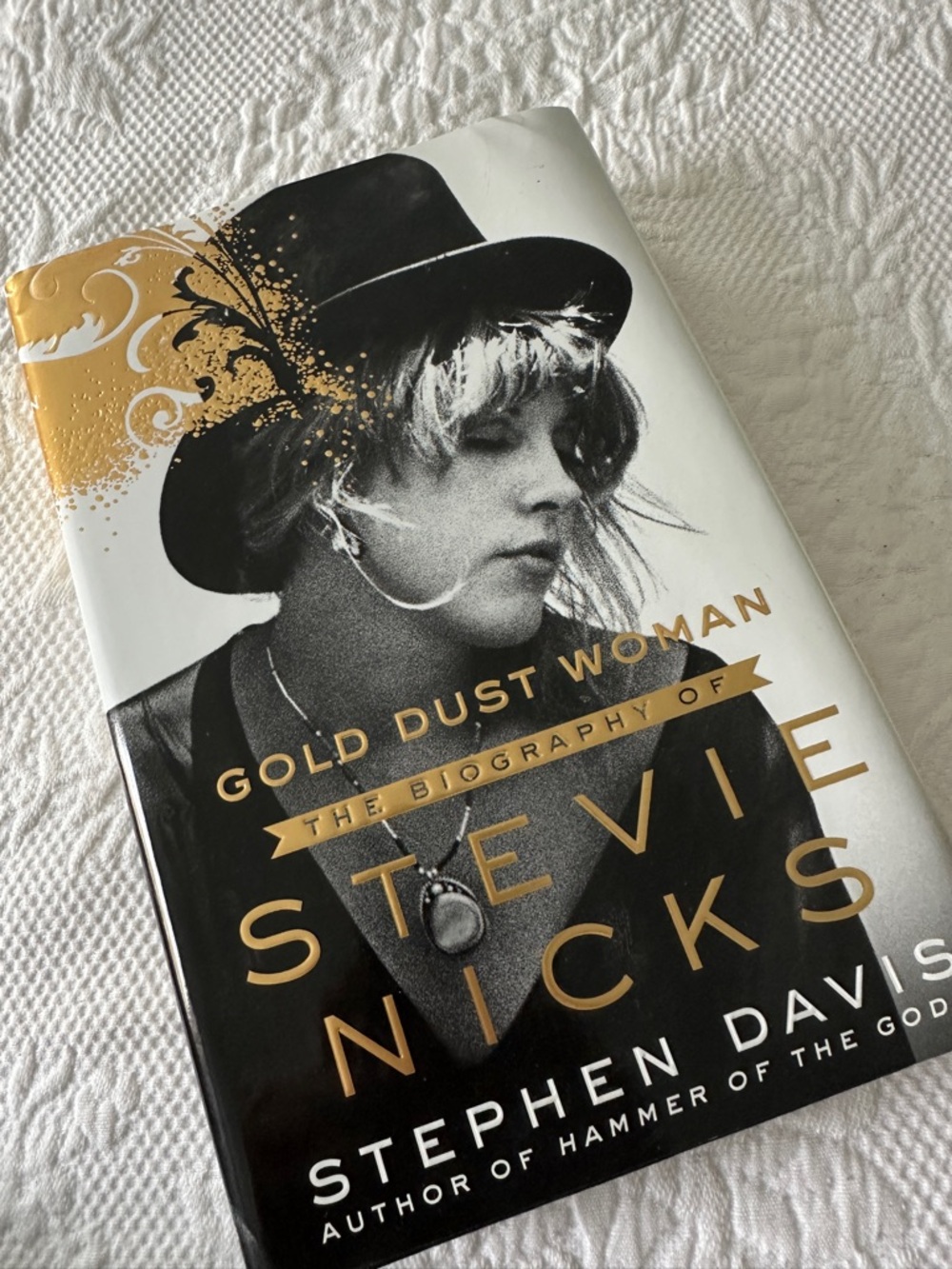 Great read for any Stevie fans.  Purchased new.  Read once by me